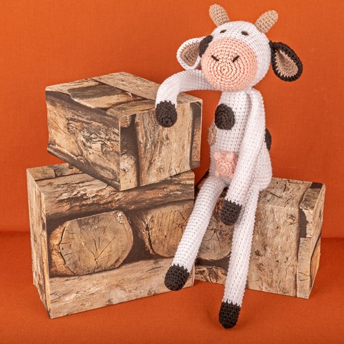 Clara Cow 001