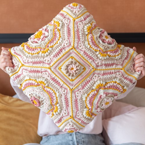 Island Stroll CAL Pillow - Sunlight