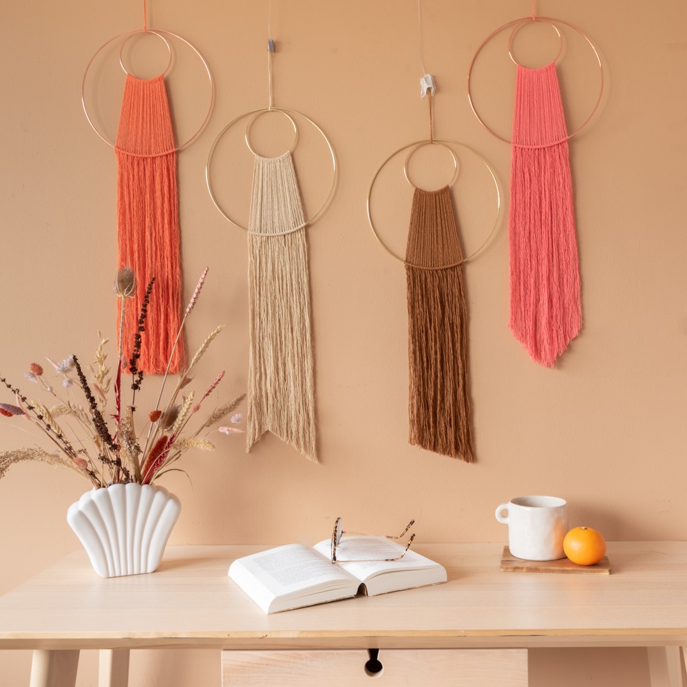 9 DIY Yarn Wall Hangings For A Boho Touch - Shelterness